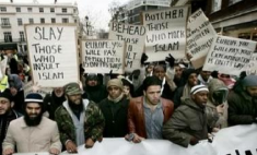 Muslims-London-2006-1-470x283