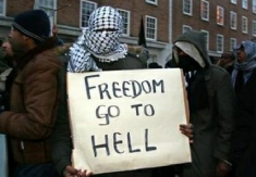 Muslims-London-2006-4-470x326